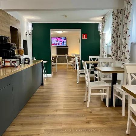 Azalia Séjour chez l'habitant *