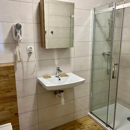 Habitación en casa particular Azalia
