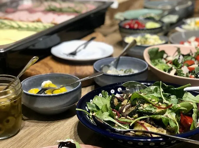 ホームステイ Azalia *