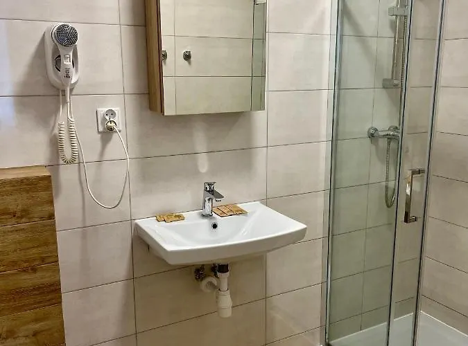 ホームステイ Azalia